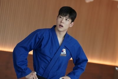 30kg 빼고 '뼈말라' 됐다…'신민아♥김우빈 식구' 최우성 "이상이 선배와 붙어 다녀" ('유부녀')
