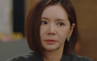 불편한 사자대면 결국 시작됐다…장서희, 엇갈린 네 사람 사이 긴장감 ('욕망의 덫')