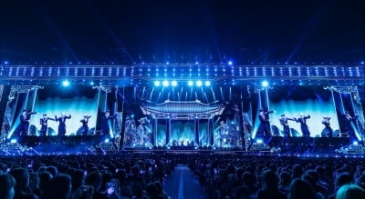 플레이브, 데뷔 첫 스타디움 입성…버추얼 한계 깬 지 오래