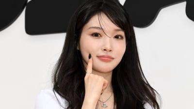 [공식] 청하, 3년 만에 박재범 품 떠난다…모어비전과 전속계약 종료