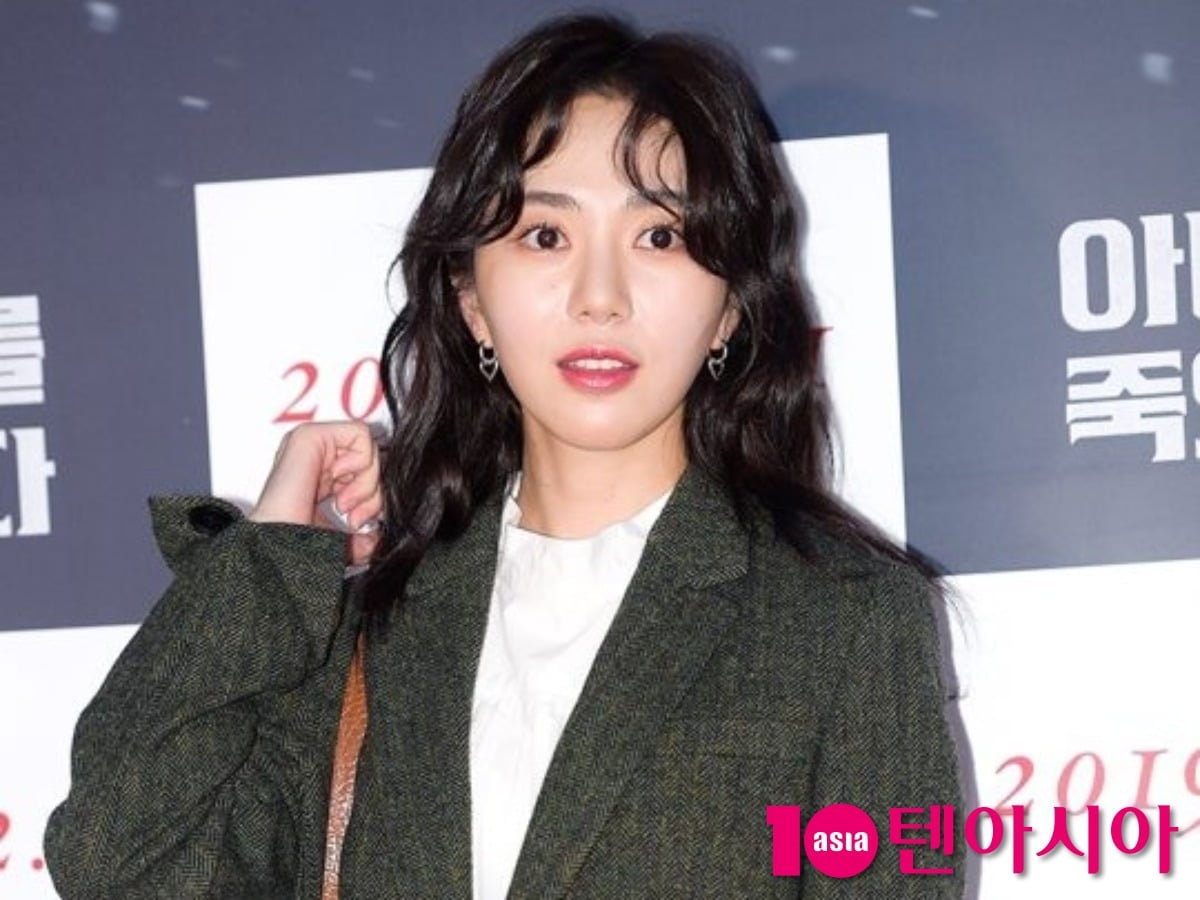 그룹 AOA 출신 권민아가 연기 레슨을 둘러싼 사기·협박 의혹을 부인하며 법적 대응을 예고했다./사진=텐아시아DB