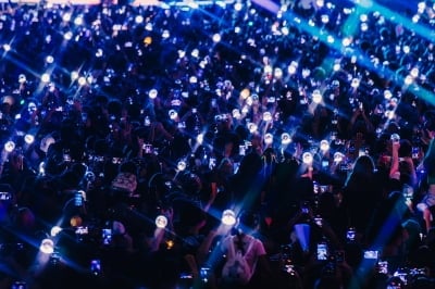 스트레이 키즈, 빌보드도 극찬했다…"역대급 '록 인 리오' 데뷔"