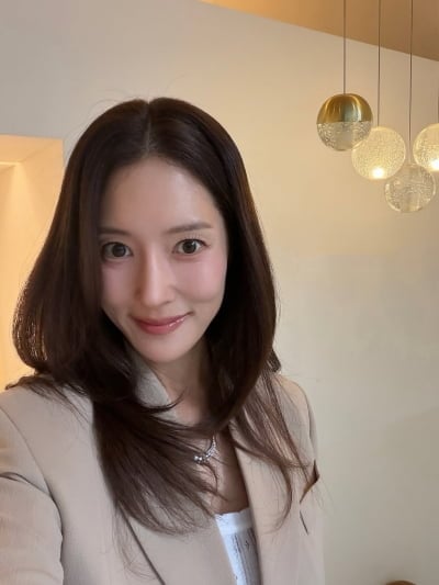 '45세' 왕빛나, 이소연과 나란히 투샷서 뽐낸 미모…'예쁜애 옆에 예쁜애'