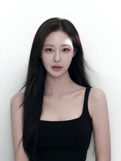 '1000억 건물주 딸' 신슬기, 민소매 하나로 완성한 비주얼…박하선X박소담도 반했다