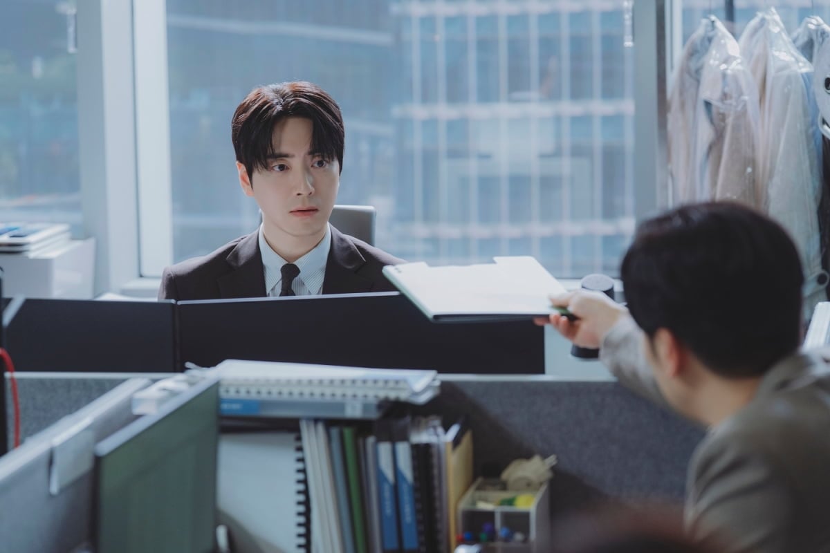'로또 1등도 출근합니다' 이준혁과 서현우가 한 팀으로 뭉친다. / 사진 제공 = 티빙(TVING)