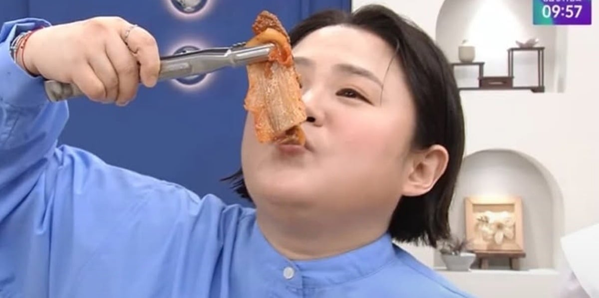 김신영이 갈비 먹방을 선보였다./사진=SNS