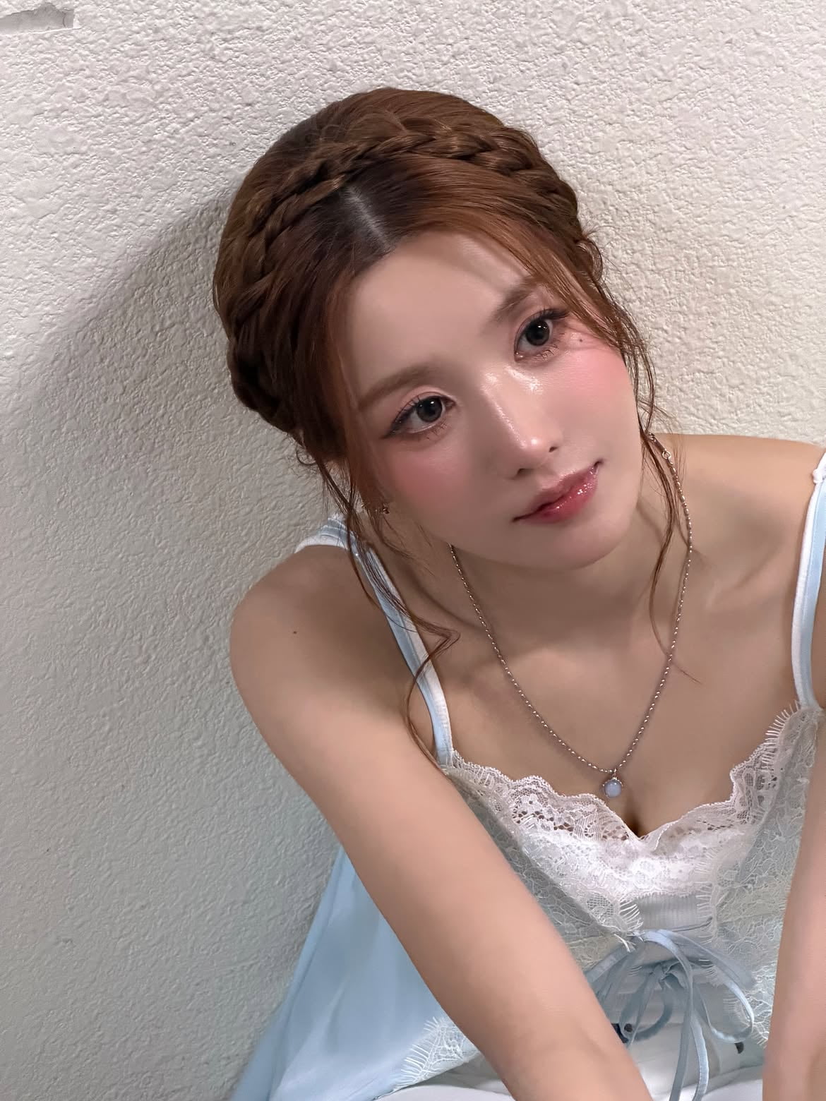 '31세' 권은비, 땋은 머리에 미모 제대로네…말 그대로 '꿈속 공주' 자태
