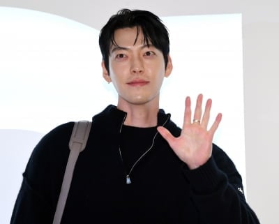 '신민아♥' 김우빈, 또 미담 터졌다…"신인 배우들과 촬영 내내 로테이션 식사, 성장 도와"