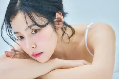 '41세' 홍자, 아슬아슬 화이트 끈 의상 속 드러낸 청초한 비주얼