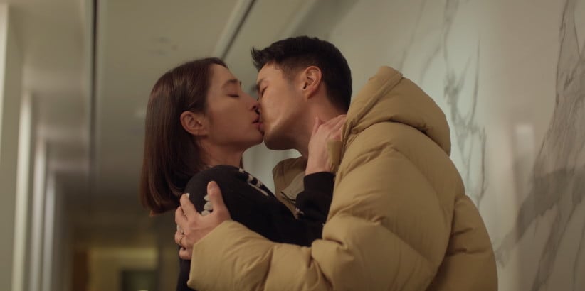 이민정과 김지석이 3년 전 유산을 둘러싼 오해를 풀고 서로의 진심을 확인했다. / 사진 제공 : 캔버스엔