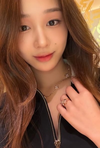 지드래곤→대성 친분 인증한 재벌4세, 명품 L사 목걸이·반지 주렁주렁