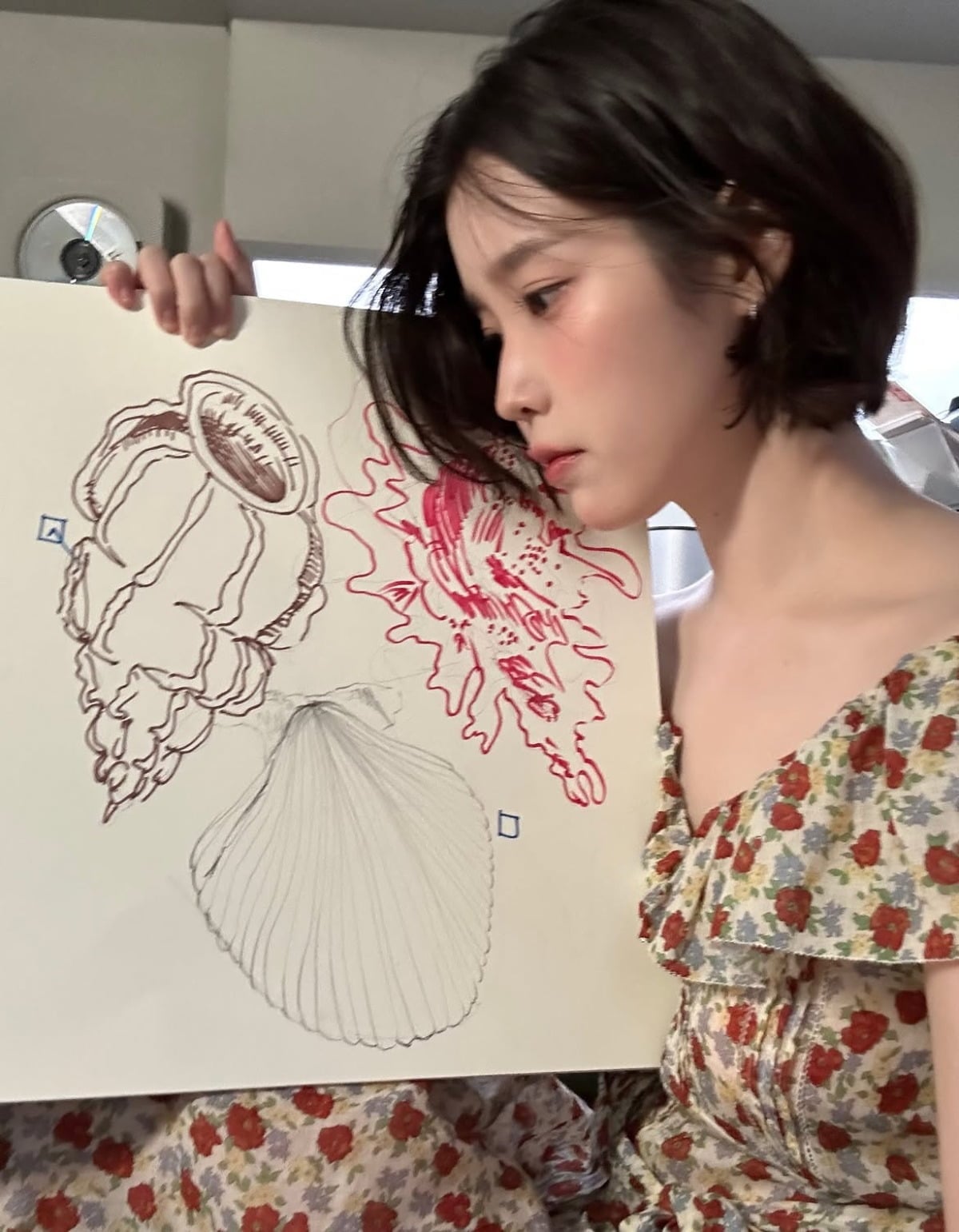 사진 =아이유 인스타그램