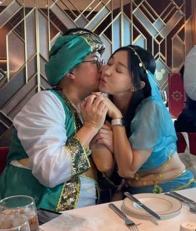 "뽀뽀해 주세요" 한 마디에…이지혜♥문재완, 결혼 10년 차에도 달달