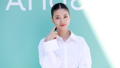 수지, 성수동 밝힌 뷰티 아이콘