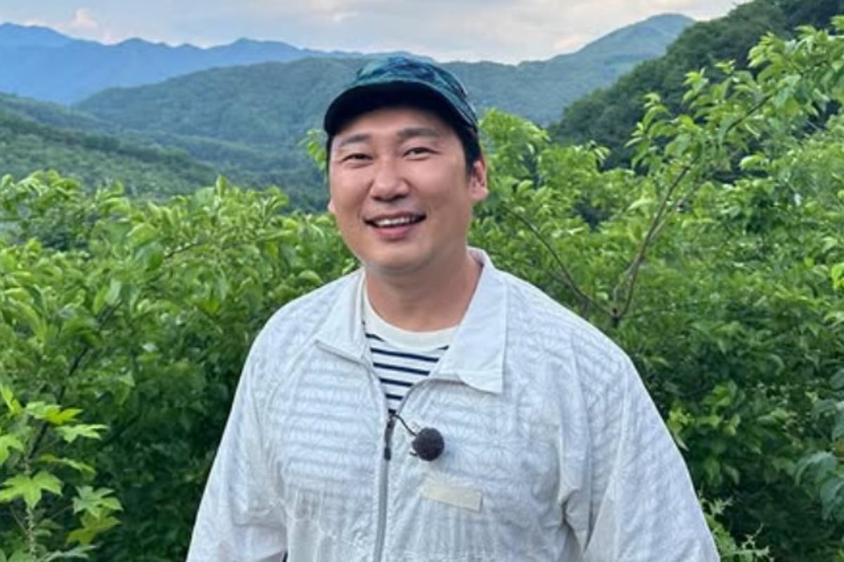 개그맨 이승윤이 미소를 짓고 있다. / 사진=이승윤 SNS
