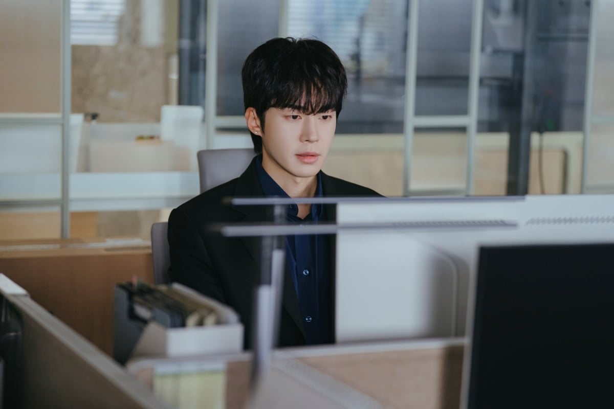 배우 무진성은 '유부녀 킬러'에서 권세아(이은샘 분), 범성훈(최우성 분)과 짧지만 강렬한 삼각관계 로맨스를 보여줬다. / 사진제공=에일리언컴퍼니