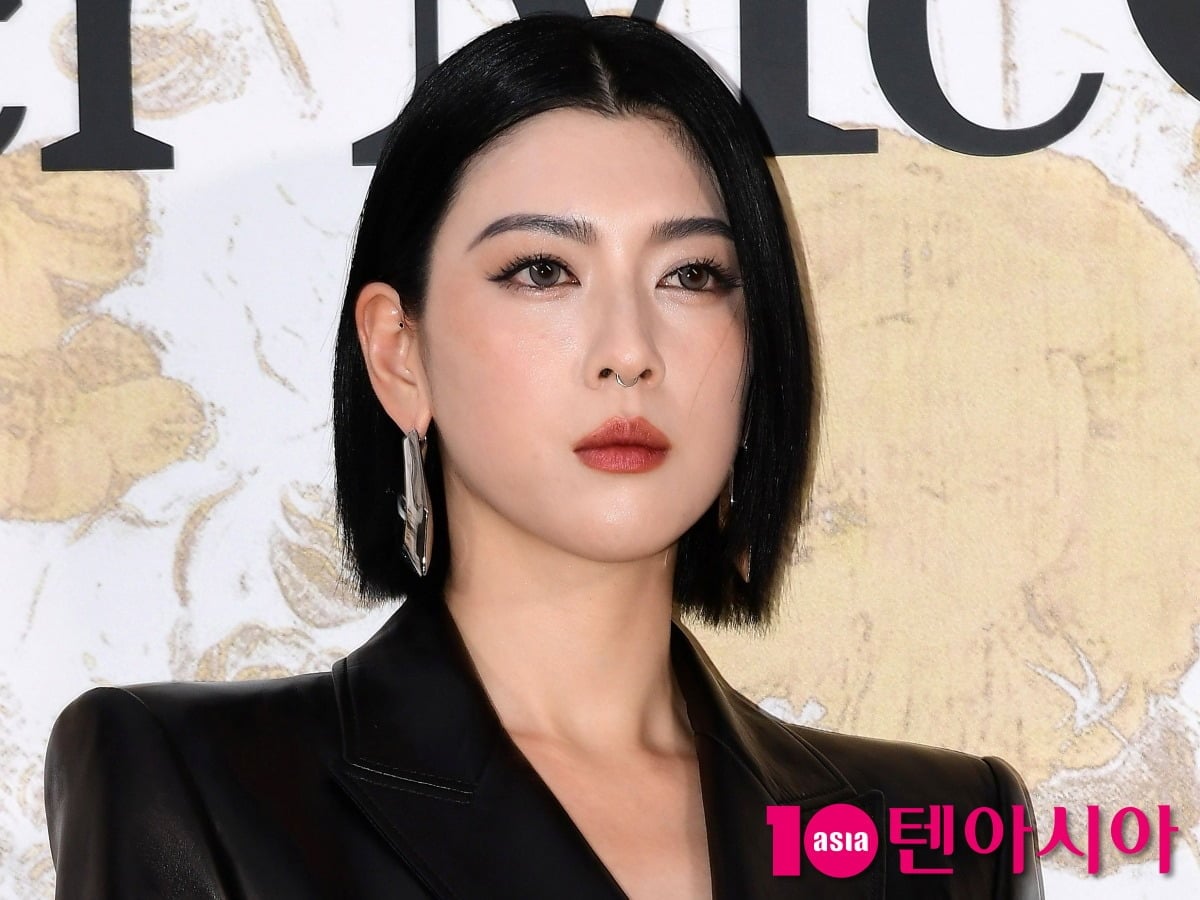 미요시 아야카가 활동 중단 사유가 안면마비였다고 밝혔다. / 사진=텐아시아DB