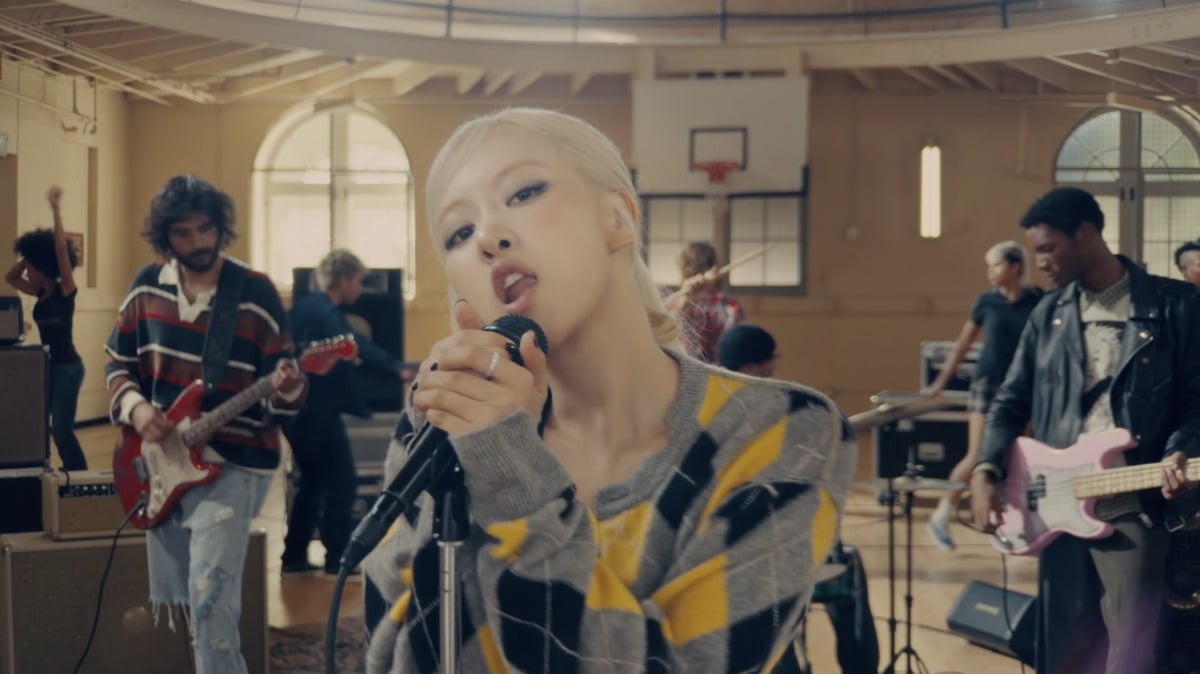 /ROSÉ "new trick" MV