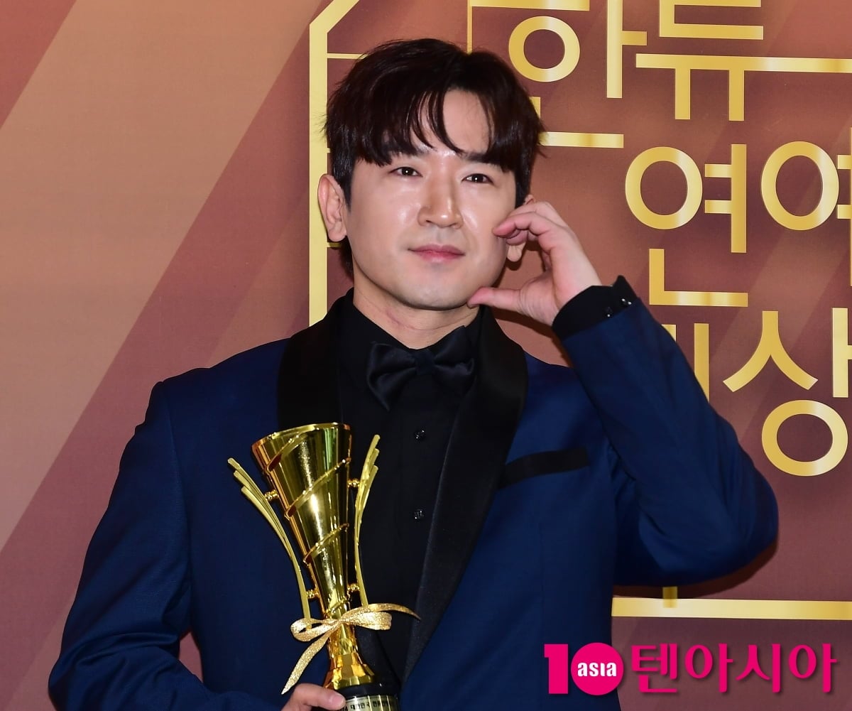 신화 이민우가 약 25억원 규모의 사기 피해를 입은 지 수년 만에 민사재판에서도 배상 판결을 받아냈다.  / 사진=텐아시아 DB