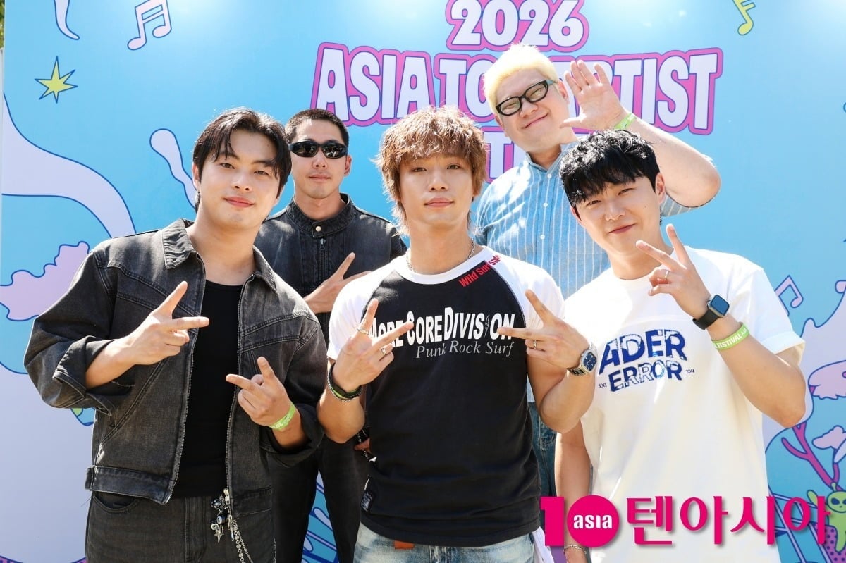 가수 이오욱이 '2026 아시아 탑 아티스트 페스티벌(2026 ASIA TOP ARTIST FESTIVAL, 이하 ATA 페스티벌)' 무대에 올라 관객들과 호흡했다./사진=텐아시아DB