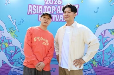 다이나믹 듀오, 20년 지나도 대학생이 떼창…"돌고 도는 유행, 묵묵히 음악할 것" [ATA프렌즈]