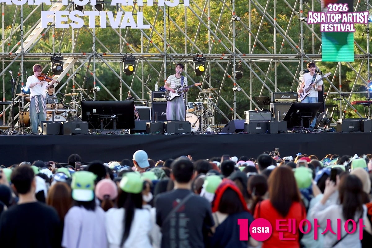 밴드 루시가 'ATA 페스티벌'에서 즉석 편곡부터 앙코르까지 선보이며 관객들과 뜨겁게 호흡했다. / 사진=텐아시아DB, ATA 페스티벌