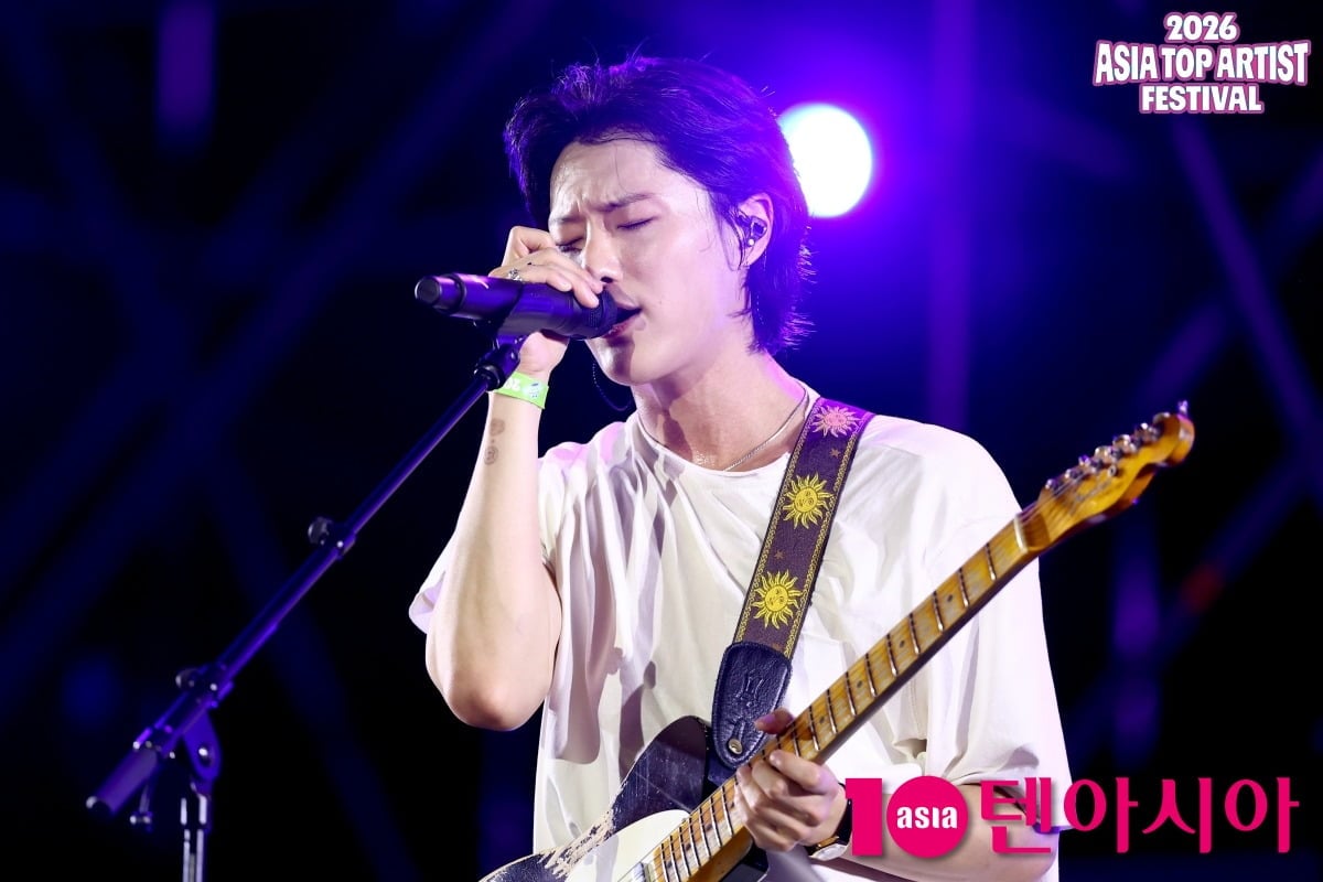 가수 우즈(WOODZ)가 데뷔 12~13년 차에 'Drowning'으로 큰 사랑을 받은 소회를 밝히며 관객들에게 진심 어린 응원을 건넸다./사진=텐아시아DB