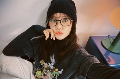 '42세' 윤은혜, 왕큰 안경에 비니 쓰고 뽐낸 동안 비주얼…그시절 그대로인 미모