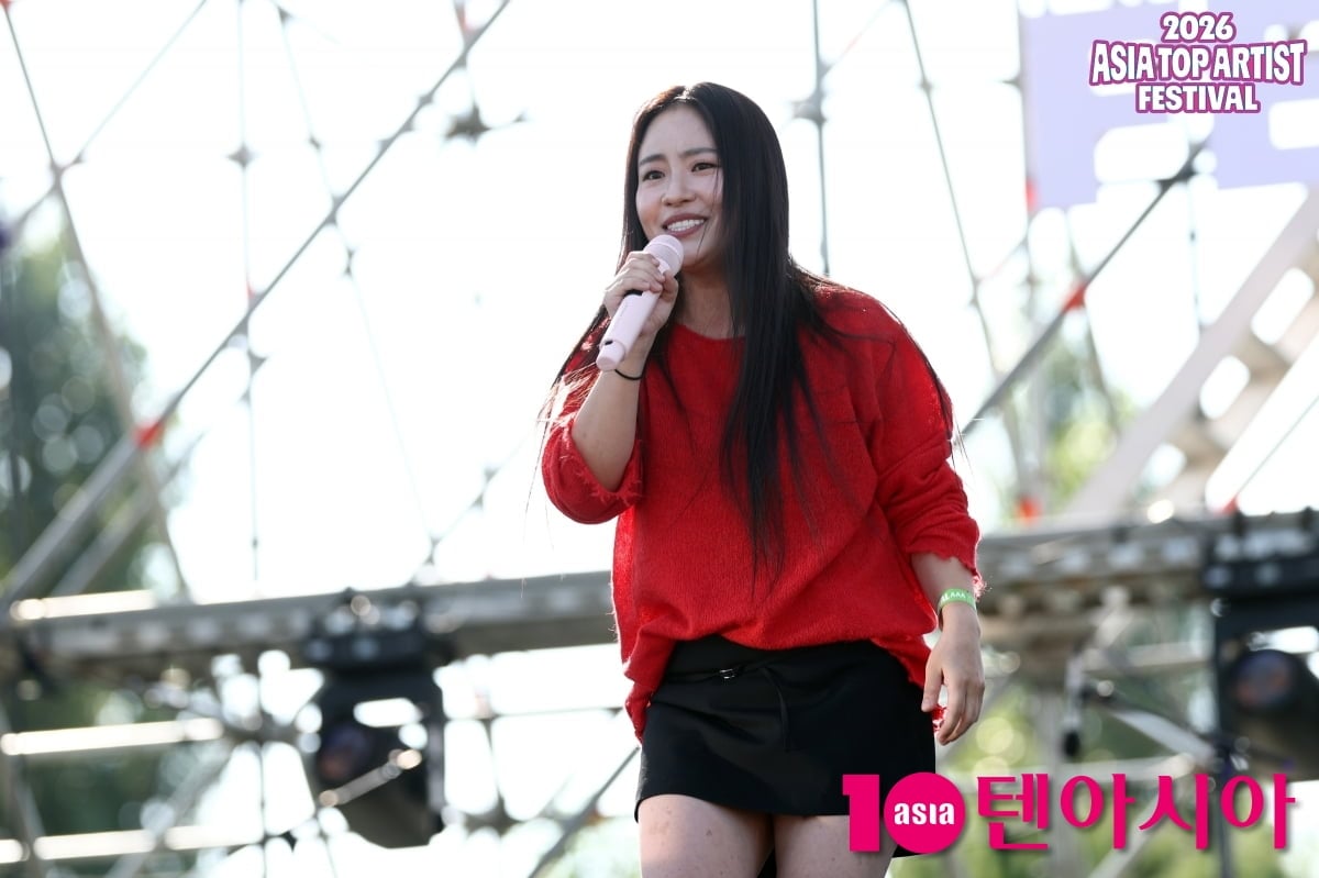 그룹 어반자카파가 'ATA 페스티벌'에서 감성적인 무대를 펼쳤다./ 사진=텐아시아DB, ATA 페스티벌