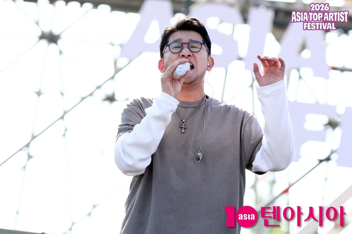 그룹 어반자카파가 'ATA 페스티벌'에서 감성적인 무대를 펼쳤다./ 사진=텐아시아DB, ATA 페스티벌