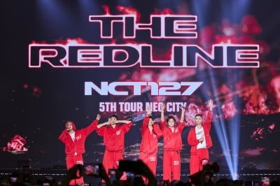 NCT 127, 다섯이 지킨 10주년…"내년엔 일곱 명이 한 무대로" [종합]