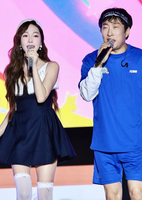 제시카가 소녀시대 멤버로 활동하던 시절 방송인 박명수와 불렀던 '냉면'을 다시 열창하고 있다. / 사진=제시카 SNS