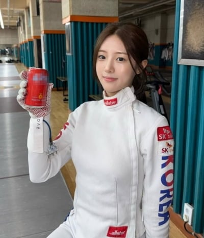 AG 미녀 선수 또 발굴됐다…주인공은 고윤정 닮았다는 '미녀 검객'