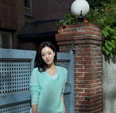 '고졸 고백' 함은정, 38세 안 믿기는 역대급 동안 미녀…인간 민트초코 같아