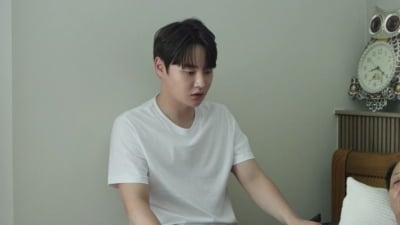 박서진 父, 母 유해 뿌린 바다서 결국 무너졌다…30년 만에 올린 제사 "한 번만 만나봤으면" ('살림남')
