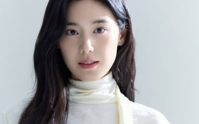 '39세' 정은채, ♥김충재와 3년째 핑크빛 과시…"늘 응원하고 존중해" [인터뷰]