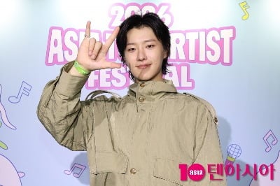 [단독] '드라우닝' 우즈, 목 관리법 ATA 페스티벌서 공개…"무리한 성대 천천히 달래요"