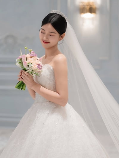 '나솔' 11기 순자, '찬송가' 부르던게 엊그제인데…완전 유부녀 됐다