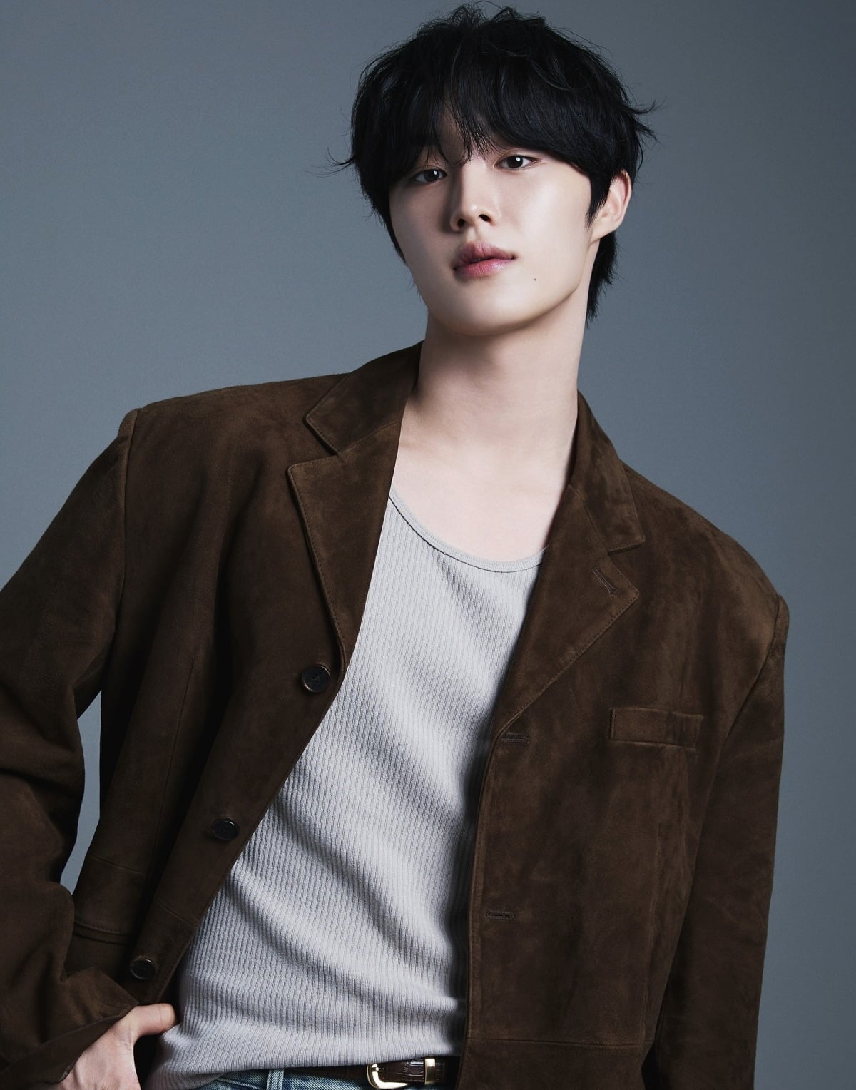 그룹 CIX 출신 현석이 팀 해체 이후 배우로 전향한 과정과 황민현과의 연기 호흡에 관해 이야기했다./사진제공=매니지먼트 런