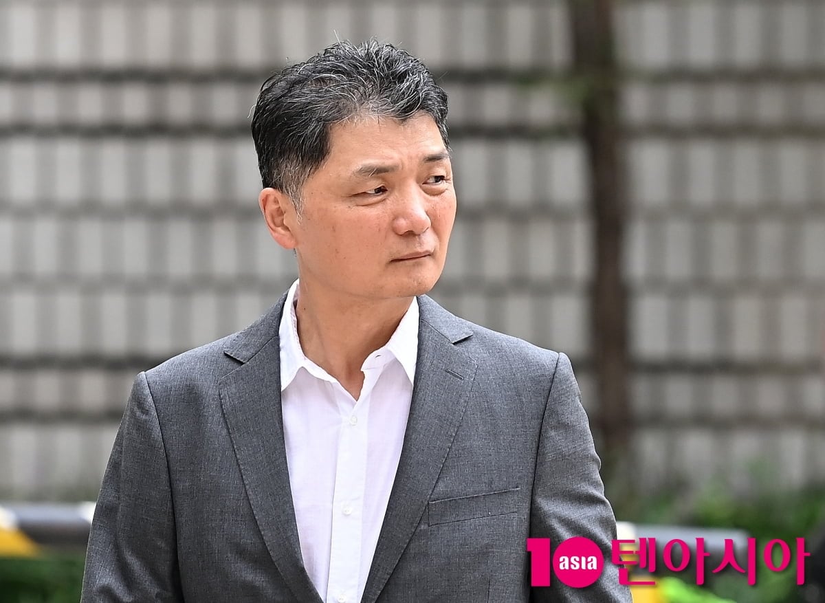 김범수 카카오 미래이니셔티브센터장이 26일 오후 서울고등법원에서 열린 '자본시장과금융투자업에관한법률위반 혐의' 항소심 3차 공판에 출석하고 있다./사진 = 이솔 한국경제 기자