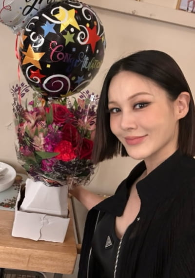 美 무대 올랐던 아이비 "가격이 밉상" 저격…"50분 이용하는데 3만 5000원"