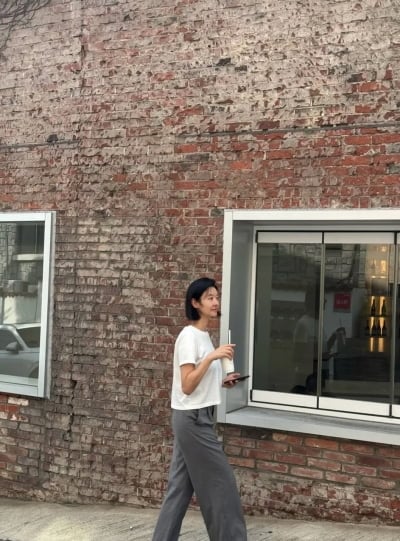 '52세' 송선미, 나이가 안 믿기는 슬림 데님 핏…자기관리 혹독하게 하더니