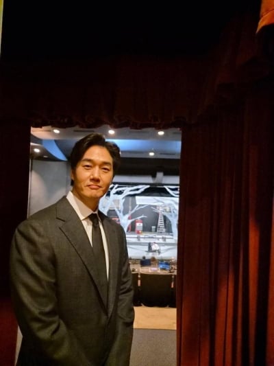 '김효진♥' 유지태, 천만 배우 등극하더니 멋짐 폭발했다…수트 입고 뽐낸 명품 비율