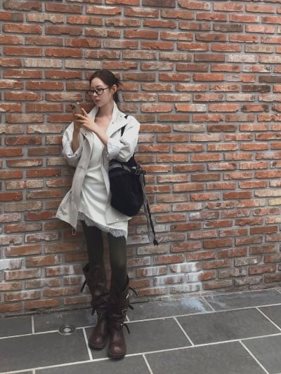 '1000억 건물주 딸' 신슬기, 안경으로 가려도 미모 못 숨겨…어딘가 달라진 분위기