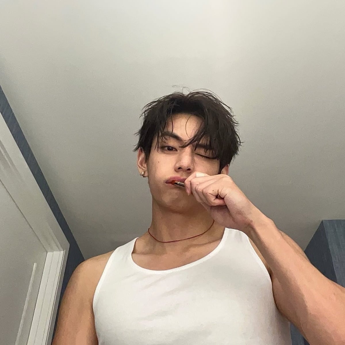 사진 = 뷔 인스타그램