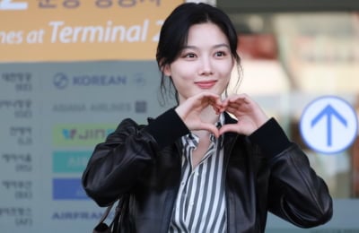 김유정, 왜이리 어른여자야…셔츠+레더 재킷 조합으로 성숙美 폭발