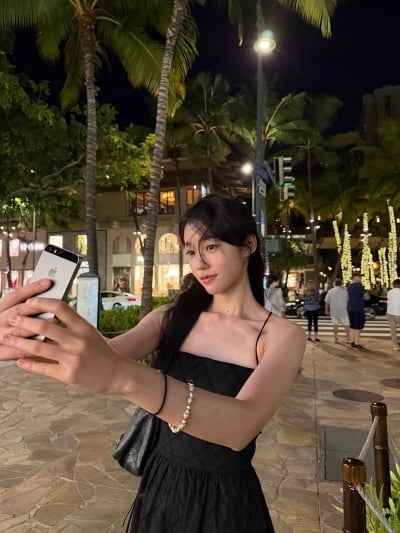 '26세' 노윤서, 화와이 빛내는 압도적 슬림 몸매…일자 쇄골에 물 고이겠네