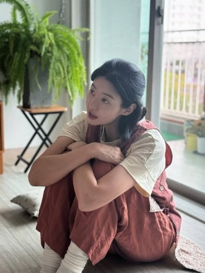'52세' 송선미, 이 나이에 멜빵바지가 찰떡이네…자기관리 혹독한 이유 있네