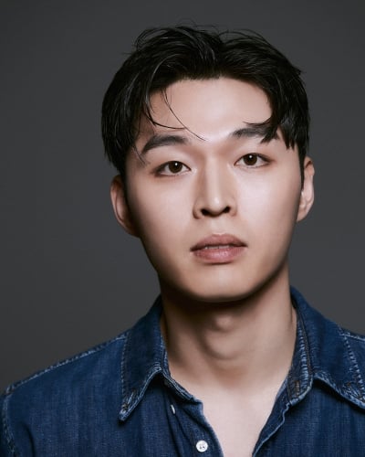 회의실에 폭탄 가방 들고 등장…김우겸, 검사들 눈초리 받으며 작전 수행('메인코2')