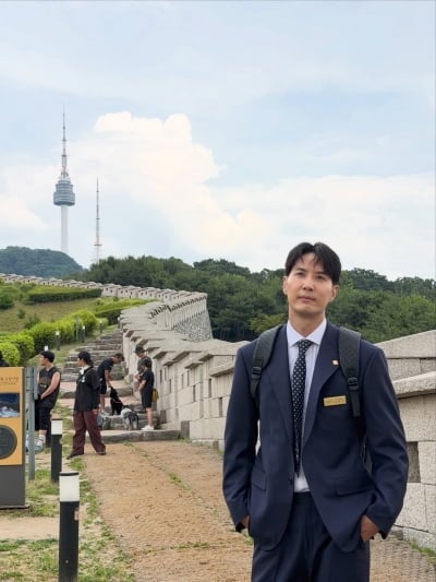 김지석, '시청률 0%'여도 열일 중…'띠동갑 연하'와 연애하더니 교복 스타일 찰떡